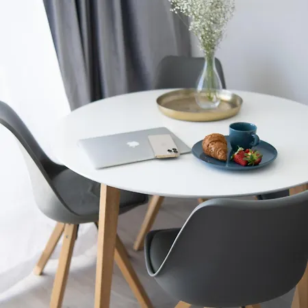 Apartment Tower 1106