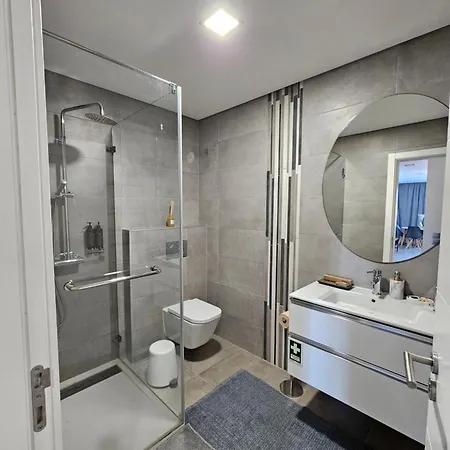 Tower 1106 Apartment *