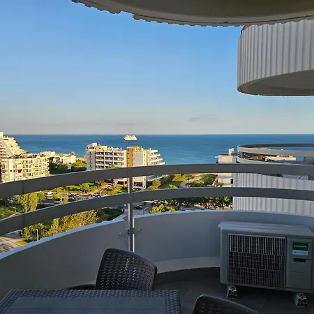 Apartment Tower 1106